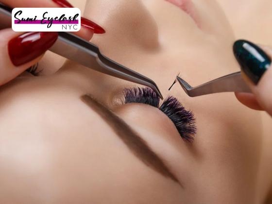 D Curl Eyelash NYC - Get striking and perfect curls with our help and our perfectly curved eyelash extensions!